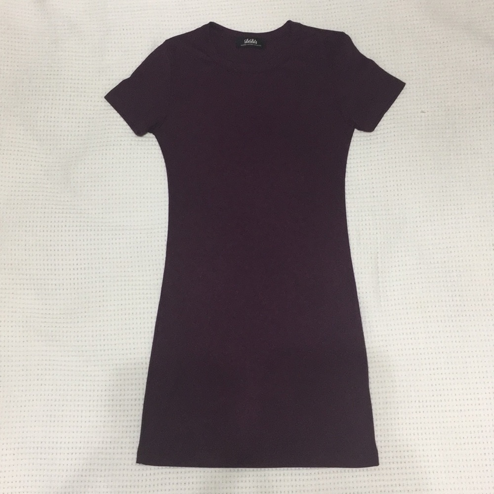 🚨SOLD 🚨 Lulu’s Ribbed T-Shirt Dress in Plum